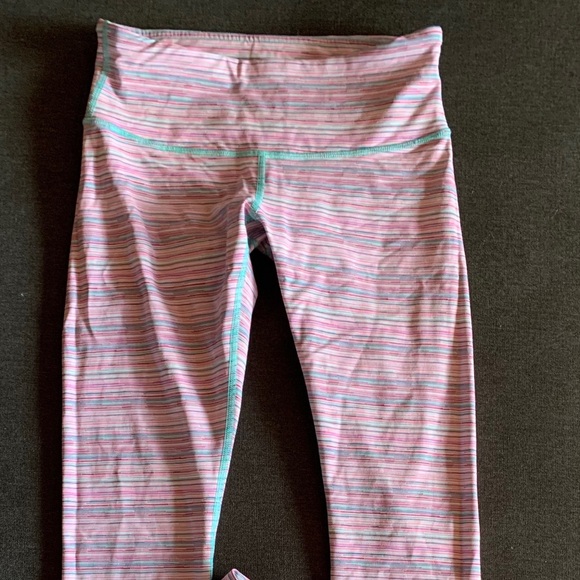 Lululemon Wunder under Cyber stripe III - Picture 2 of 4